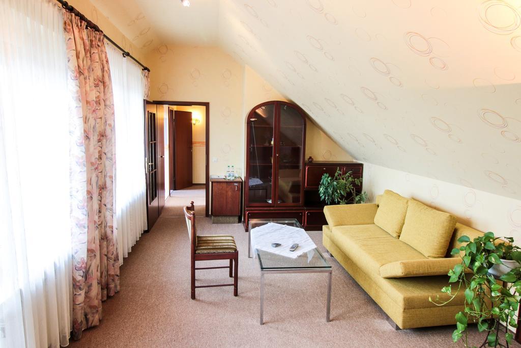 Hotel-Restaurant Lowen Suessen ภายนอก รูปภาพ